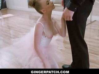 Gingerpatch - راقصة باليه athena راين يحب مص وخزة