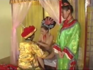 Kinesisk emperor fucks cocubines, gratis kjønn klipp 7d
