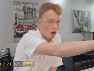 Brazzers - Jimmy Just Wants Lunch But passionate Waitress Syren De Mer Gives Him A Whole Anal Snack